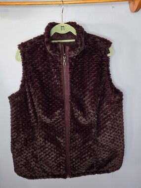 Denim And Co. Reversible Purple Burgandy Zipper Vest Faux Fur D&co Medium